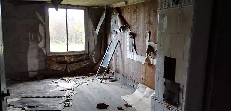 Why Selling a Distressed House Through Traditional Methods Fails in Washington